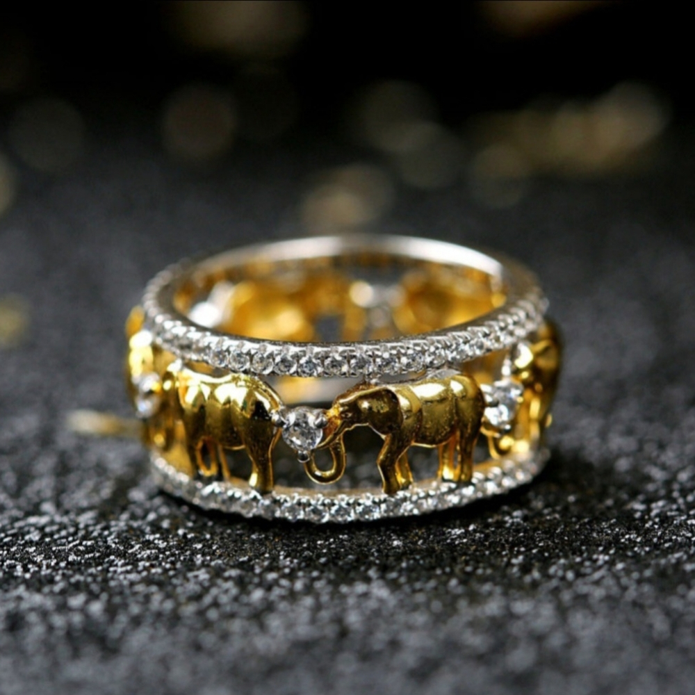 Elegant Gold and Silver Elephant Ring - Picture 4 of 16